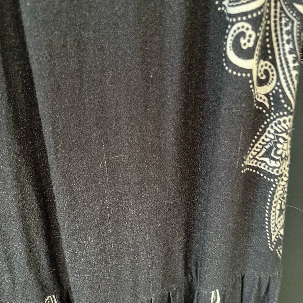 FARM Rio Black & White Paisley Maxi Dress - Picture 12 of 14